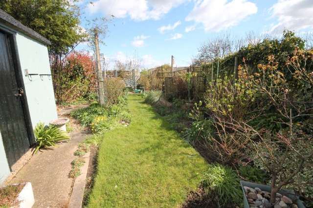  Image of 4 bedroom Detached house for sale in Burns Close Erith DA8 at Burns Close  Erith, DA8 2DB
