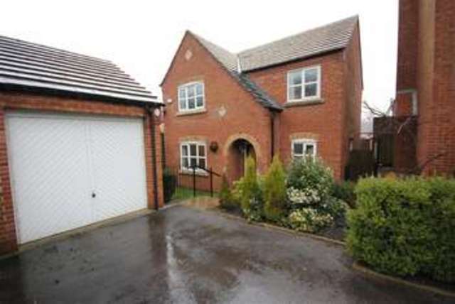  Image of 4 bedroom Property for sale in Butterworth Close Milnrow Rochdale OL16 at Butterworth Close Milnrow Milnrow, OL16 3TU