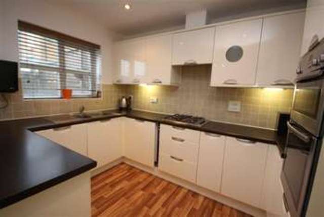  Image of 4 bedroom Property for sale in Butterworth Close Milnrow Rochdale OL16 at Butterworth Close Milnrow Milnrow, OL16 3TU
