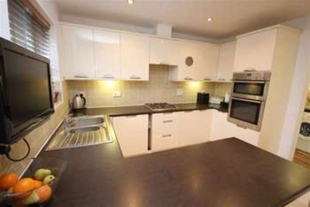 Image of 4 bedroom Property for sale in Butterworth Close Milnrow Rochdale OL16 at Butterworth Close Milnrow Milnrow, OL16 3TU
