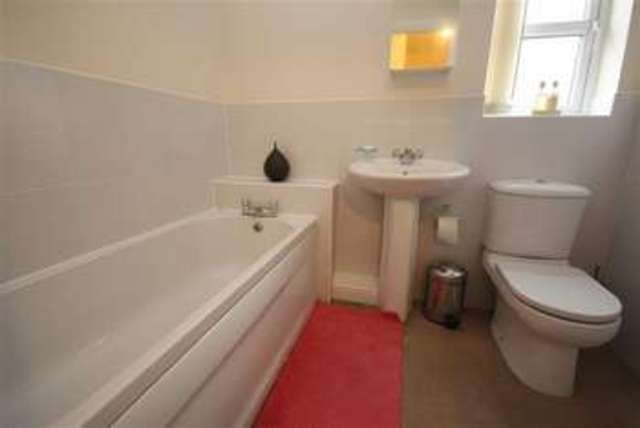  Image of 4 bedroom Property for sale in Butterworth Close Milnrow Rochdale OL16 at Butterworth Close Milnrow Milnrow, OL16 3TU