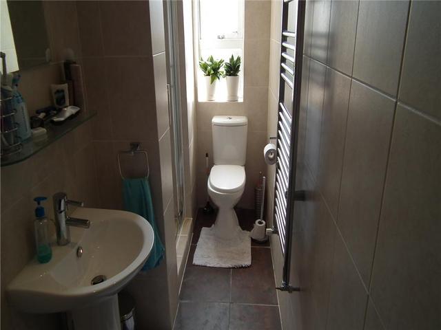  Image of 3 bedroom Flat to rent in Cadzow Place Edinburgh EH7 at Abbeyhill Edinburgh Edinburgh, EH7 5SN
