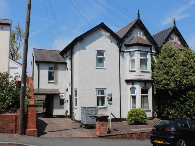  Image of Studio flat to rent in Caerau Road Newport NP20 at Newport Gwent Newport, NP20 4HJ