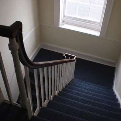  Image of 1 bedroom Flat to rent in Caledonia Place Clifton Bristol BS8 at Caledonia Place  Bristol, BS8 4DN
