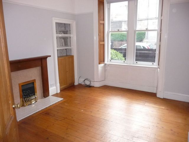  Image of 2 bedroom Flat to rent in Caledonian Place Edinburgh EH11 at Dalry Edinburgh Edinburgh, EH11 2AR