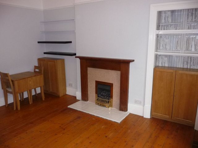  Image of 2 bedroom Flat to rent in Caledonian Place Edinburgh EH11 at Dalry Edinburgh Edinburgh, EH11 2AR