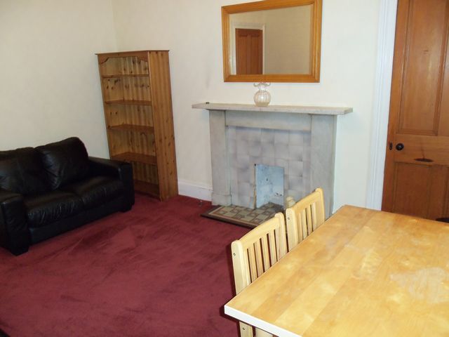  Image of 2 bedroom Flat to rent in Caledonian Place Edinburgh EH11 at Dalry Edinburgh Edinburgh, EH11 2AS