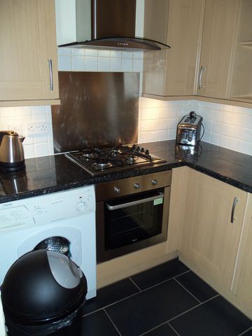  Image of 2 bedroom Flat to rent in Caledonian Place Edinburgh EH11 at Dalry Edinburgh Edinburgh, EH11 2AS