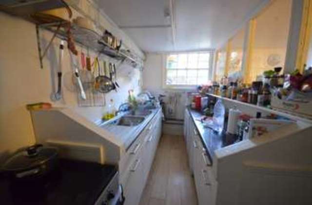  Image of 2 bedroom Apartment to rent in Caledonian Road London N1 at Caledonian Road  Islington, N1 1BA