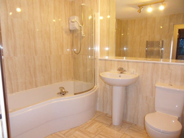  Image of 2 bedroom Flat to rent in Camphill Avenue Shawlands Glasgow G41 at Shawlands Glasgow Glasgow, G41 3AS