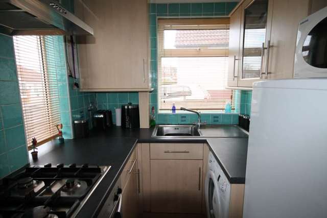  Image of 2 bedroom Maisonette to rent in Camrose Avenue Erith DA8 at Camrose Ave  Erith, DA8 1ER