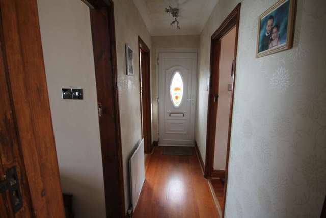  Image of 2 bedroom Maisonette to rent in Camrose Avenue Erith DA8 at Camrose Ave  Erith, DA8 1ER