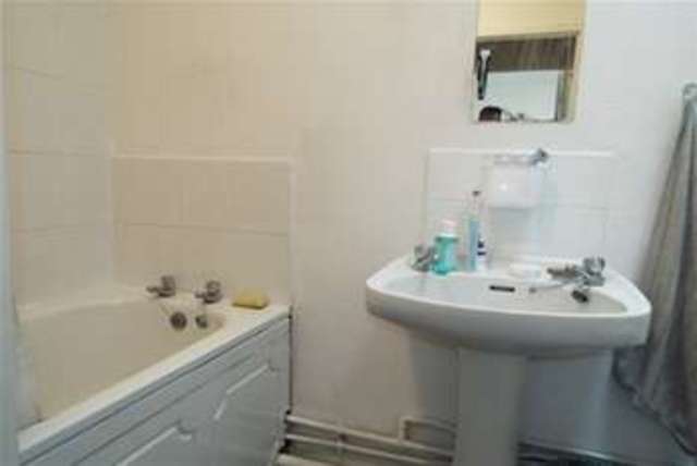  Image of 2 bedroom Flat to rent in Canada Way Worcester WR2 at Worcester, WR2 4XA