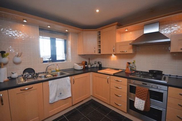  Image of 2 bedroom Flat to rent in Canute Road Southampton SO14 at Canute Road Ocean Village Southampton, SO14 3FY