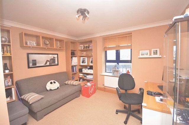  Image of 2 bedroom Flat to rent in Canute Road Southampton SO14 at Canute Road Ocean Village Southampton, SO14 3FY