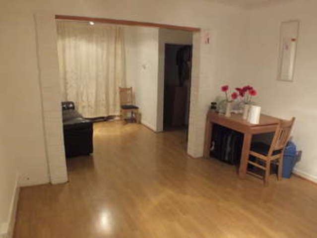  Image of 3 bedroom Terraced house to rent in Cardiff Road Reading RG1 at Reading Berkshire Reading, RG1 8ET