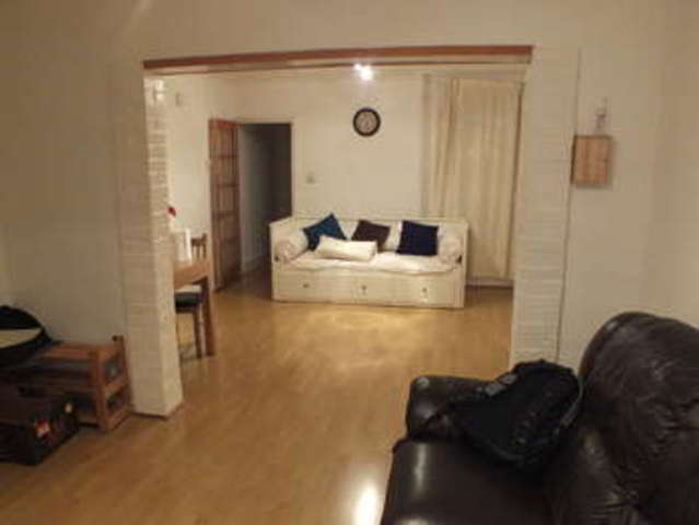  Image of 3 bedroom Terraced house to rent in Cardiff Road Reading RG1 at Reading Berkshire Reading, RG1 8ET