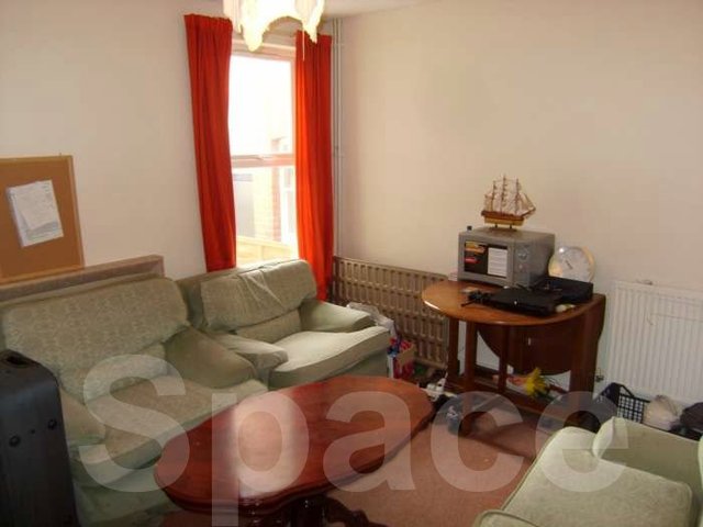  Image of 4 bedroom Terraced house to rent in Cardigan Road Reading RG1 at Cardigan Gardens University Reading, RG1 5QW