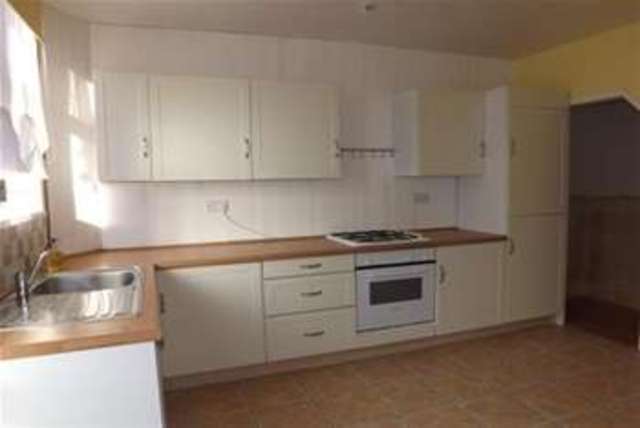  Image of 2 bedroom Terraced house to rent in Carlton Street Mansfield NG18 at Mansfield, NG18 2BG
