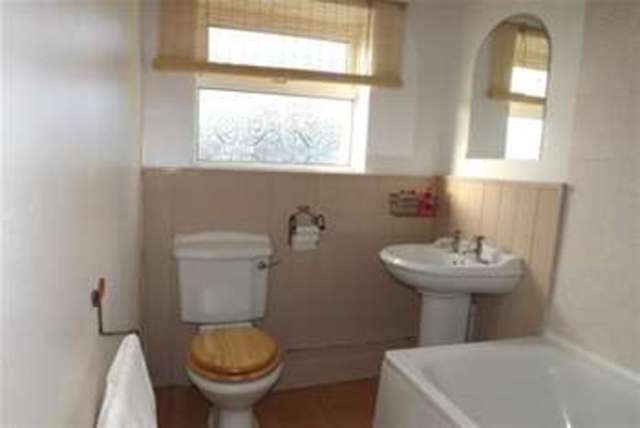  Image of 2 bedroom Terraced house to rent in Carlton Street Mansfield NG18 at Mansfield, NG18 2BG