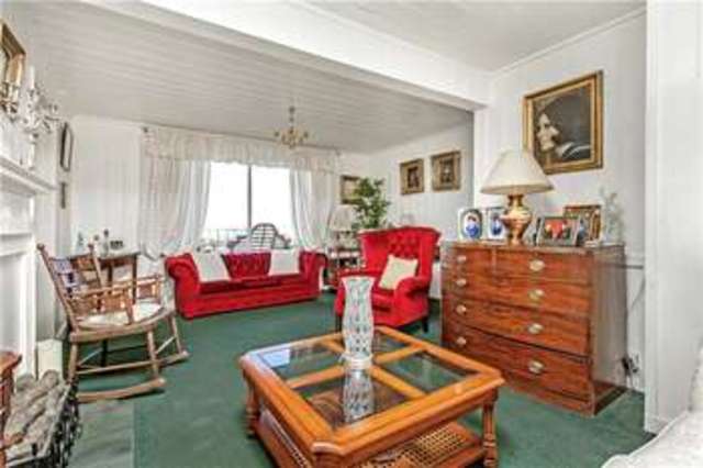  Image of 6 bedroom Detached house for sale in Castle Hill Woodgreen Fordingbridge SP6 at Woodgreen Fordingbridge Woodgreen, SP6 2AX