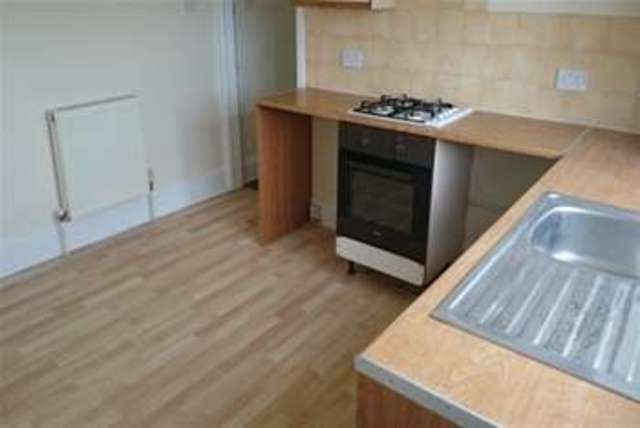  Image of 2 bedroom Flat to rent in Castle Lane West Bournemouth BH9 at Bournemouth, BH9 3LH