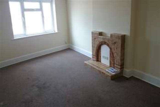  Image of 2 bedroom Flat to rent in Castle Lane West Bournemouth BH9 at Bournemouth, BH9 3LH