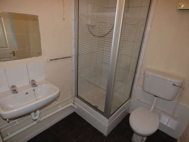  Image of 1 bedroom Flat to rent in Castle Street Luton LU1 at Castle Street  Luton, LU1 3AJ