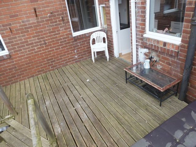  Image of 3 bedroom Flat to rent in Castleside Road Newcastle upon Tyne NE15 at Castleside Road Array Rudchester, NE15 7DR