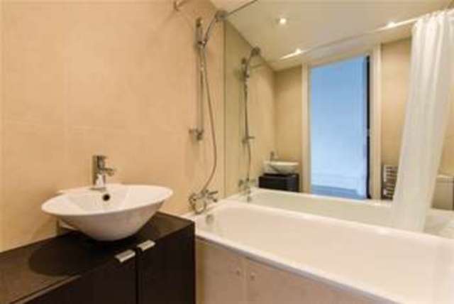  Image of 1 bedroom Flat to rent in Castletown Road London W14 at London, W14 9HF