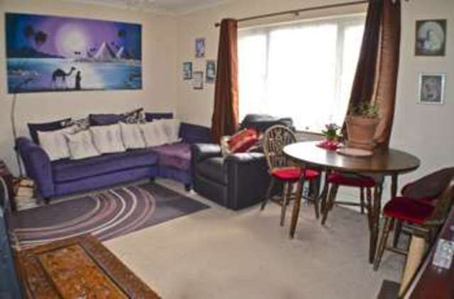  Image of 2 bedroom Bungalow for sale in Central Avenue Polegate BN26 at Central Avenue  Polegate, BN26 6HA