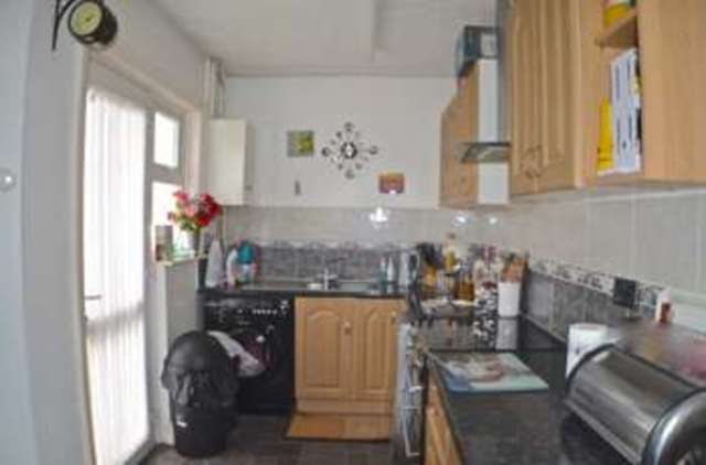  Image of 2 bedroom Bungalow for sale in Central Avenue Polegate BN26 at Central Avenue  Polegate, BN26 6HA