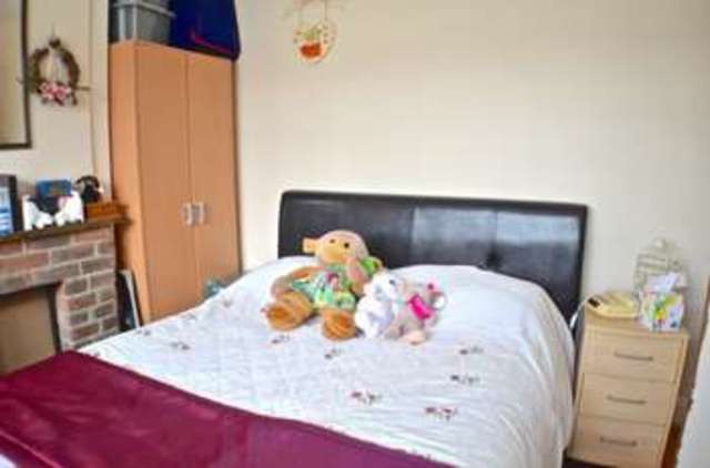  Image of 2 bedroom Bungalow for sale in Central Avenue Polegate BN26 at Central Avenue  Polegate, BN26 6HA