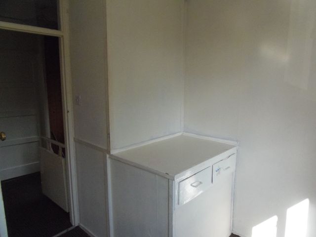  Image of 3 bedroom Terraced house to rent in Central Drive Royston Barnsley S71 at Central Drive  Barnsley, S71 4PE