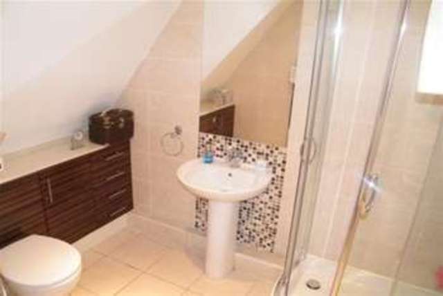  Image of 2 bedroom Penthouse to rent in Woodlands Road Wickford SS12 at Wickford, SS12 0AL