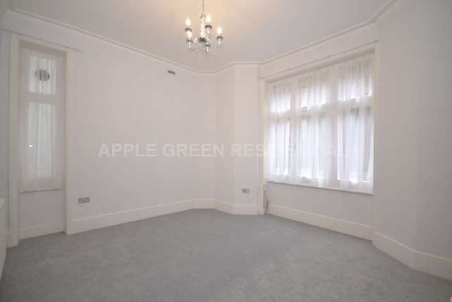  Image of 5 bedroom Apartment to rent in Cabbell Street London NW1 at Chapel Street Marylebone London, NW1 5BJ