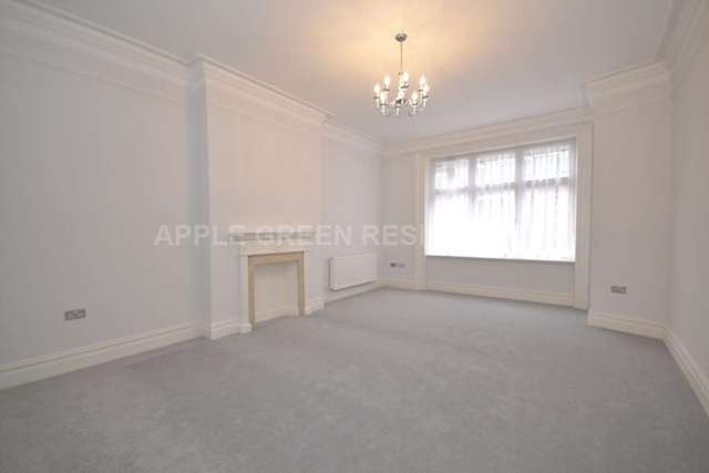  Image of 5 bedroom Apartment to rent in Cabbell Street London NW1 at Chapel Street Marylebone London, NW1 5BJ