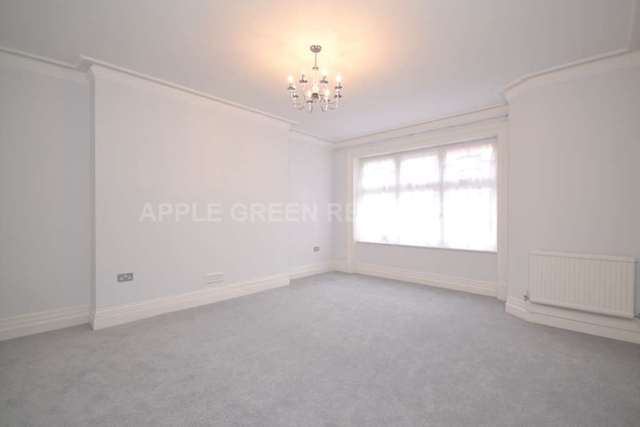  Image of 4 bedroom Apartment to rent in Cabbell Street London NW1 at Chapel Street Marylebone London, NW1 5BJ