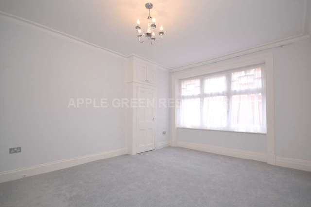  Image of 4 bedroom Apartment to rent in Cabbell Street London NW1 at Chapel Street Marylebone London, NW1 5BJ