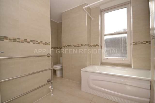  Image of 4 bedroom Apartment to rent in Cabbell Street London NW1 at Chapel Street Marylebone London, NW1 5BJ