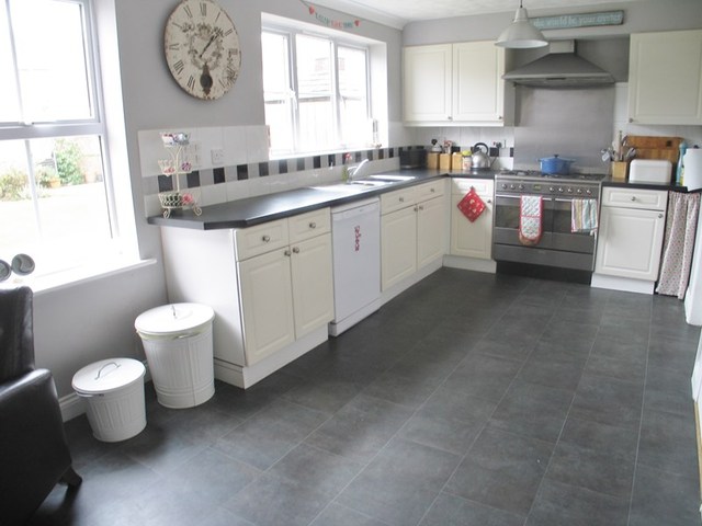  Image of 4 bedroom Detached house to rent in Charlotte Drive Gosport PO12 at Charlotte Drive  Gosport, PO12 4GS