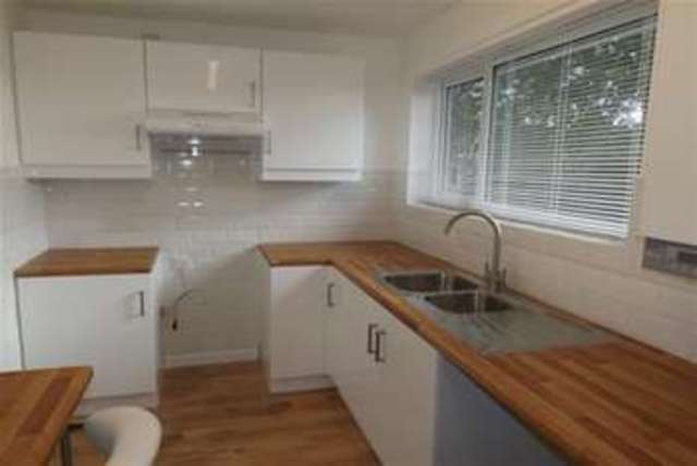  Image of 2 bedroom Maisonette to rent in Charnwood Crescent Chandler