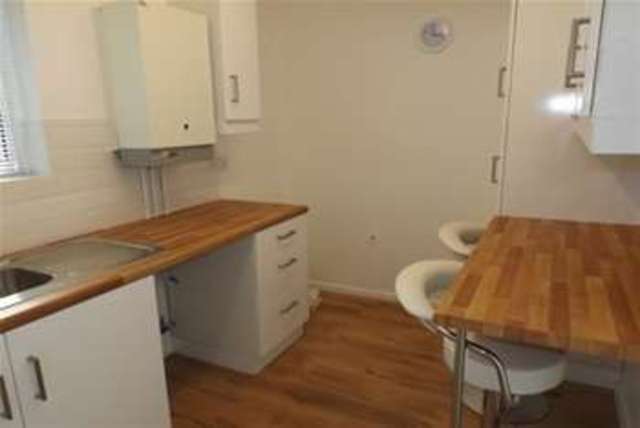  Image of 2 bedroom Maisonette to rent in Charnwood Crescent Chandler