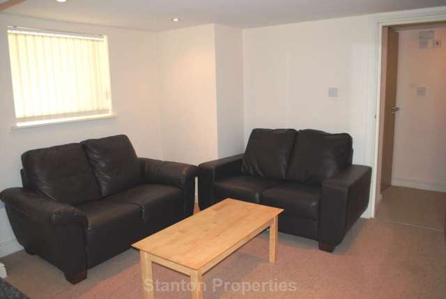  Image of 1 bedroom Apartment to rent in Chatham Grove Withington Manchester M20 at Chatham Grove West Didsbury Manchester, M20 1HS