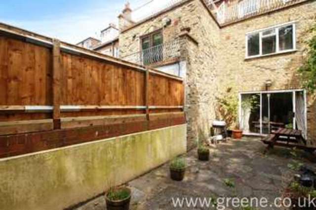  Image of 2 bedroom Flat to rent in Chatsworth Road London NW2 at Mapesbury London Fortune Green, NW2 4BN
