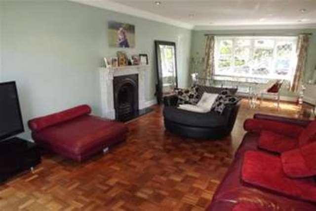  Image of 3 bedroom Detached house to rent in Orchard Road Chessington KT9 at Chessington, KT9 1AL