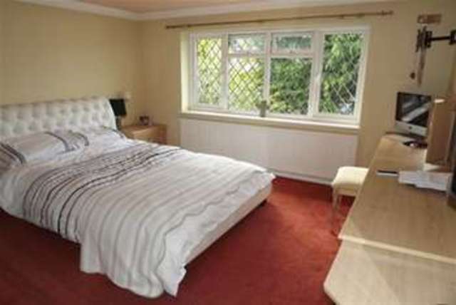  Image of 3 bedroom Detached house to rent in Orchard Road Chessington KT9 at Chessington, KT9 1AL
