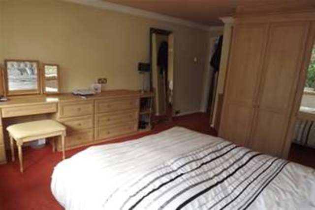  Image of 3 bedroom Detached house to rent in Orchard Road Chessington KT9 at Chessington, KT9 1AL