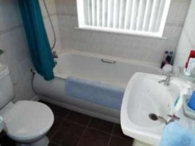  Image of 3 bedroom End of Terrace for sale in Chester Avenue Leagrave Luton LU4 at Luton Bedfordshire Leagrave, LU4 9SQ