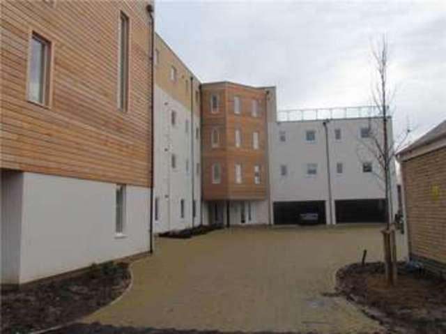  Image of 2 bedroom Apartment to rent in Chieftain Way Cambridge CB4 at Chesterton, CB4 2YE